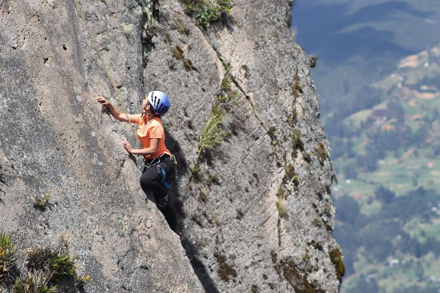 Rock climbing in Cojitambo